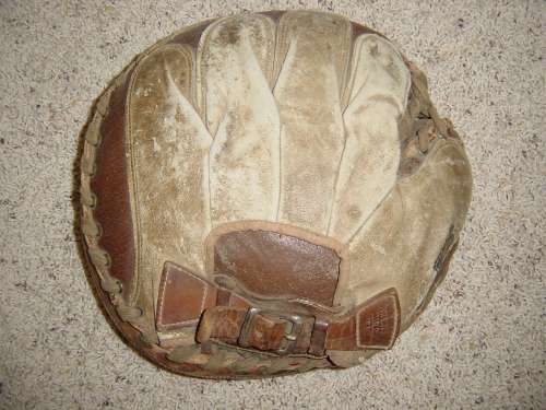 Schmelzer's Sporting Goods Back